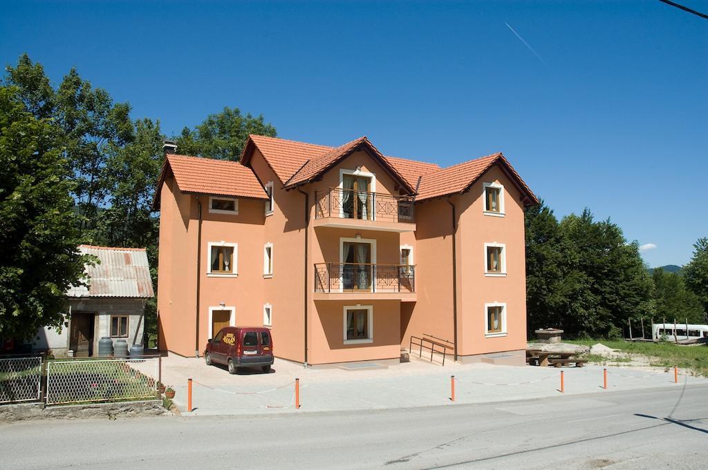 Apartments Manjan クラスノ・ポーイエ エクステリア 写真